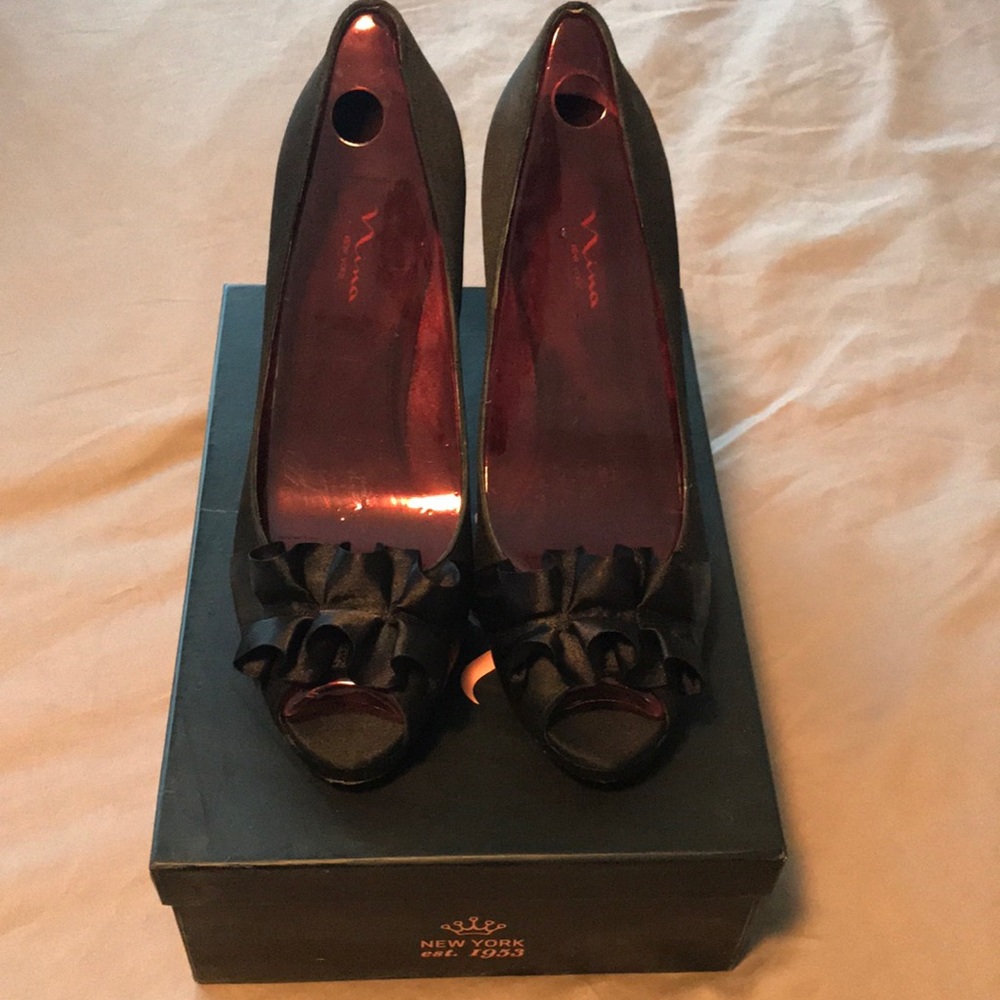 Nina black high heel shoes